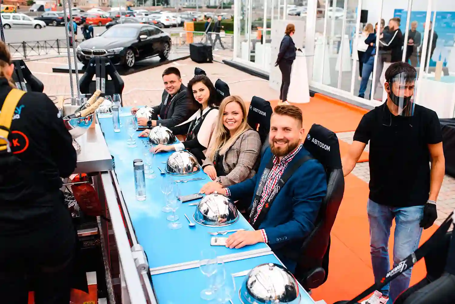 КОМФОРТ И БЕЗОПАСНОСТЬ НА ВЫСОТЕ С DINNER IN THE SKY И АВТОДОМ.