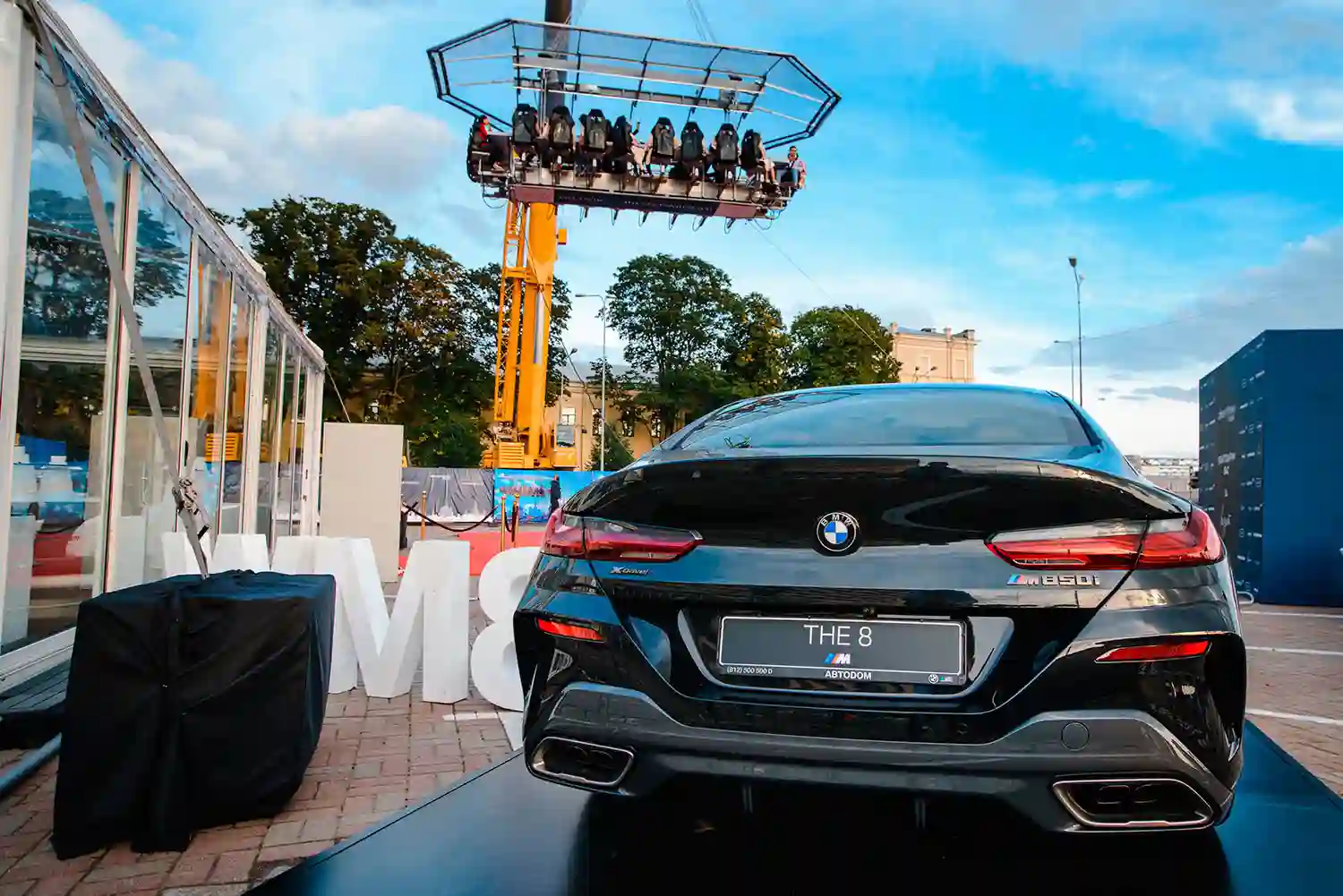 КОМФОРТ И БЕЗОПАСНОСТЬ НА ВЫСОТЕ С DINNER IN THE SKY И АВТОДОМ.