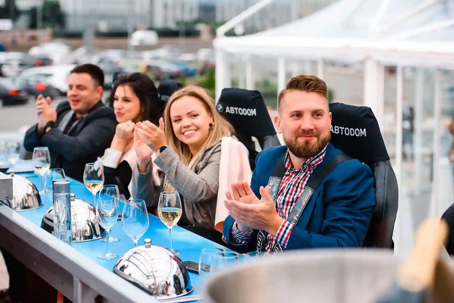 КОМФОРТ И БЕЗОПАСНОСТЬ НА ВЫСОТЕ С DINNER IN THE SKY И АВТОДОМ.