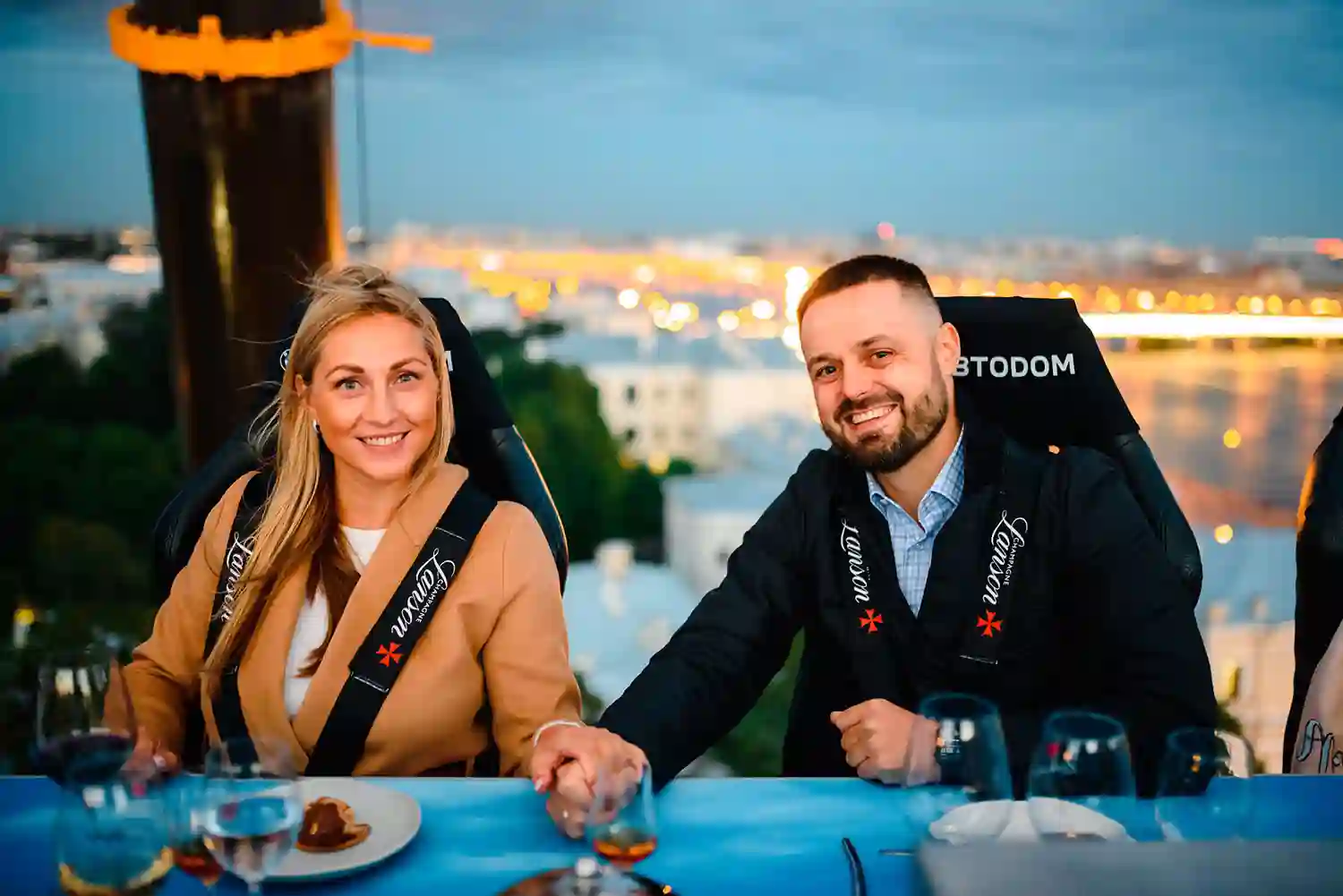 КОМФОРТ И БЕЗОПАСНОСТЬ НА ВЫСОТЕ С DINNER IN THE SKY И АВТОДОМ.