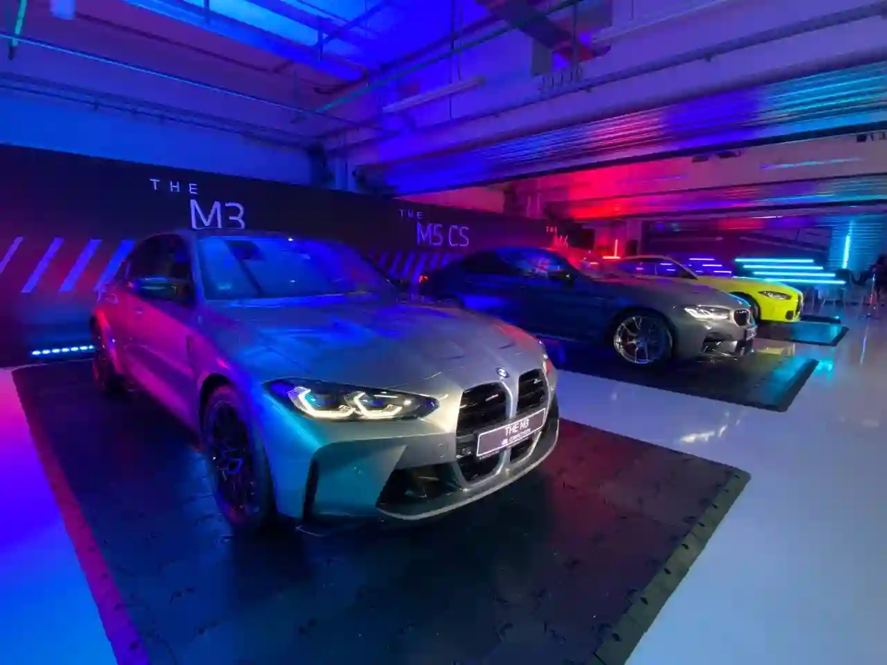 МОЩНЫЕ ВЫХОДНЫЕ BMW M.