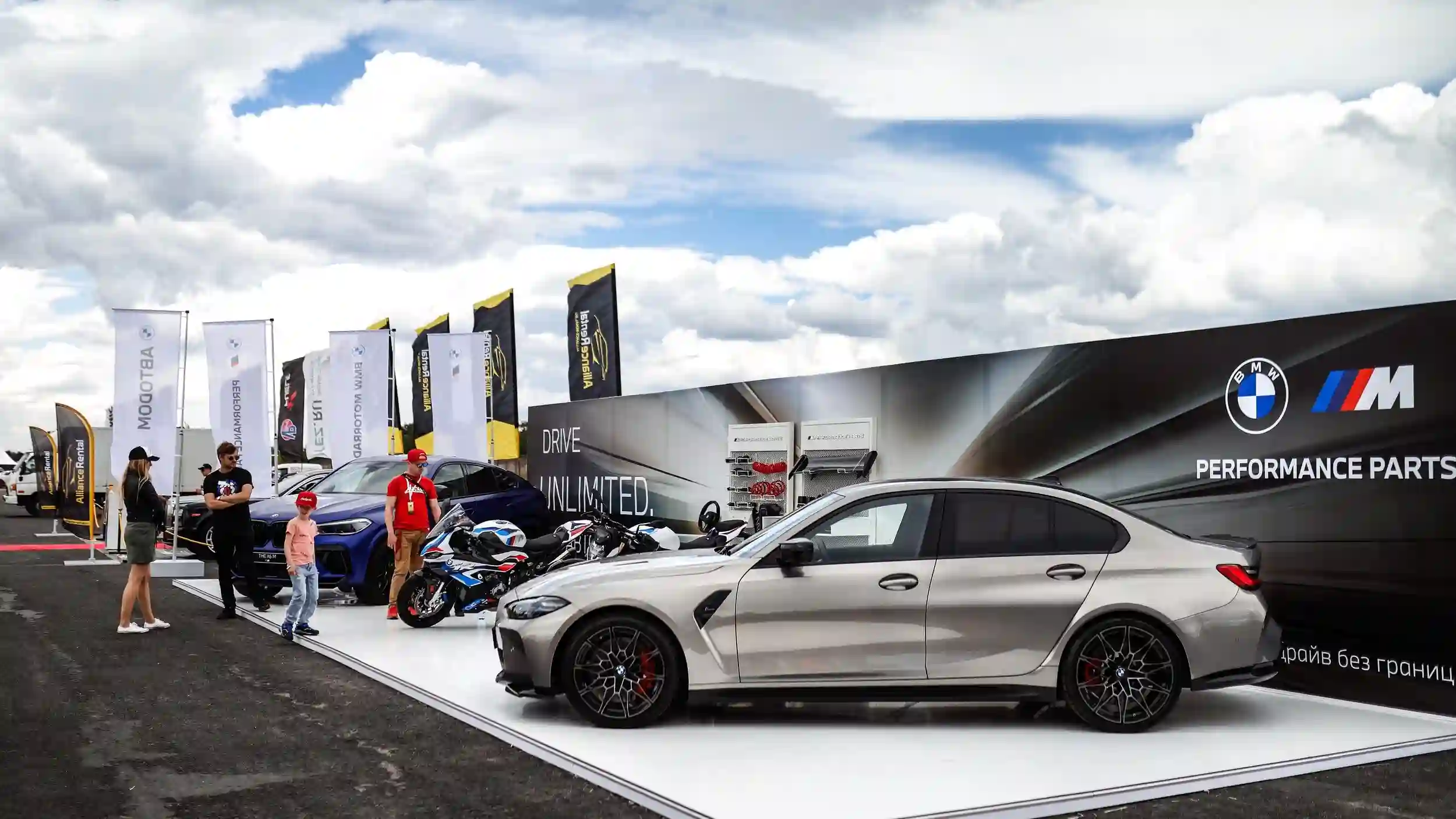 АВТОDOM BMW стал сердцем автомобильного фестиваля UNLIM 500+